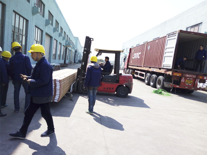 裝貨現(xiàn)場 裝貨現(xiàn)場